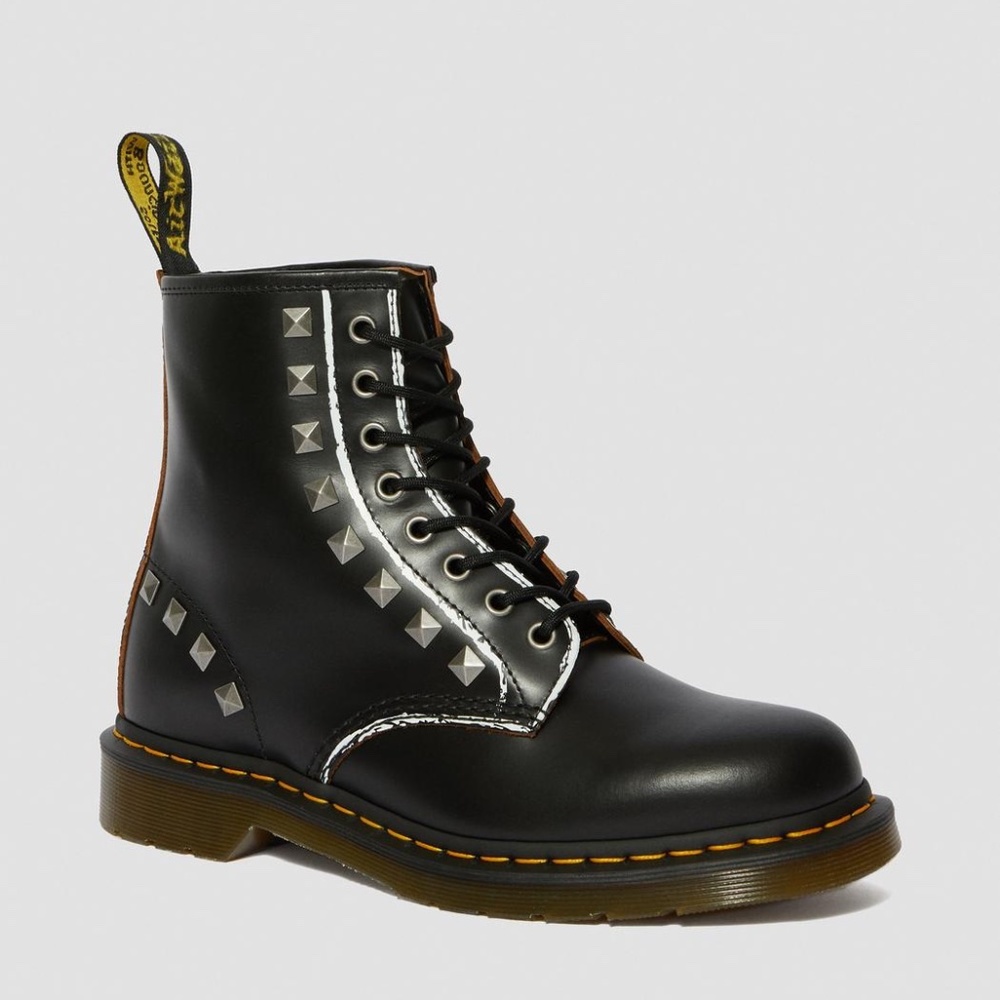 Dr. Martens Women's 1460 8-Eye Stud Black Vintage Smooth US 7 Retail $200!!!